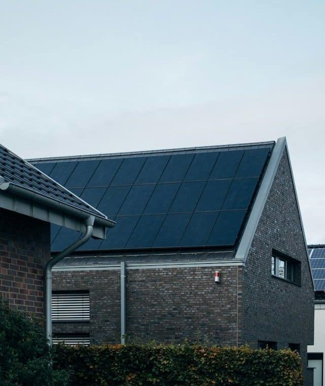 solar-panel-installer-cheshire-luke-jackson